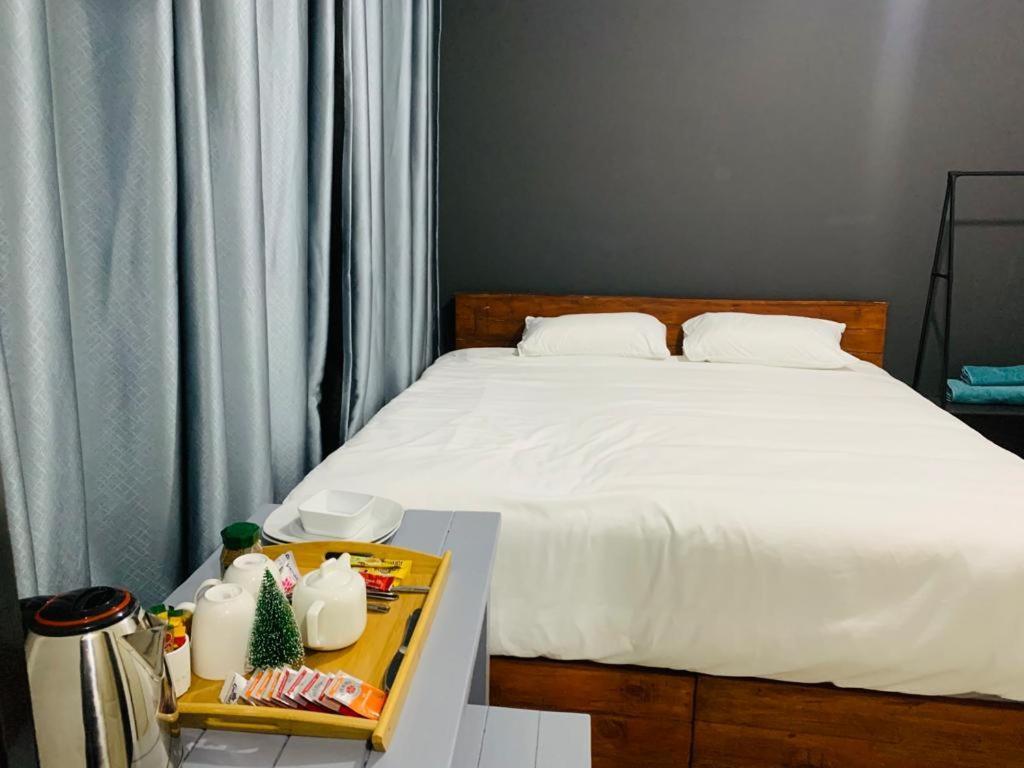 Bed and Breakfast Afrikawisa At O.R. Tambo International Airport Kempton Park Esterno foto